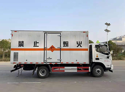 云安爆破器材运输车