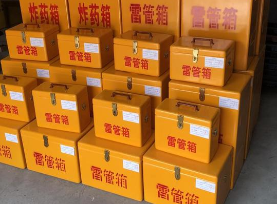 云安玻璃钢雷管箱的使用寿命一般是多少？